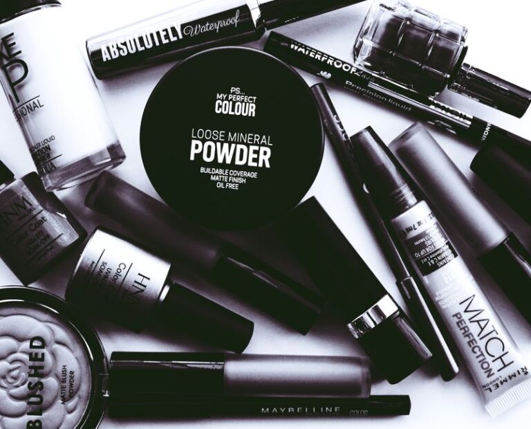 Trucco perfetto: consigli e prodotti da Ardescosmetici